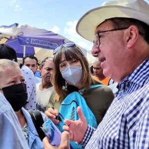 Cesar Pérez Vivas: Mientras unos jerarcas saquean, siguen creciendo el hambre y la miseria en Venezuela