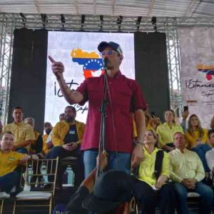 Capriles en acto de su proclamación advierte a los que lo atacan: ¿O son moluscos o son mariscos? Vea Video
