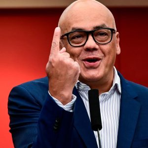 EXCUSAS PARA EL DIÁLOGO: Primero fue Saab, después las sanciones, AHORA ES LA INVESTIGACIÓN DEL CPI ¿Hasta cuando? Opine