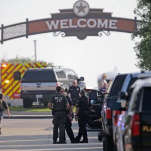 OTRA TRAGEDÍA EN EEUU: Confirman nueve muertos tras tiroteo masivo en centro comercial de Texas, incluido el sospechoso