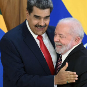 Otro “salvavidas” al aislamiento internacional de Maduro recibe en Cumbre de Presidentes