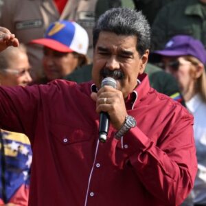 VEA LO QUE NO MUESTRA VTV Chavistas rechazaron los anuncios de Maduro de compensación salarial