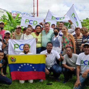 Luego de consignar documento ante la CNP: Partido Centro Democrático postula oficialmente a Pérez Vivas como candidato a la primaria de la oposición venezolana