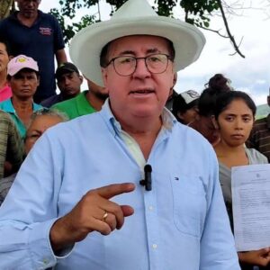 Pérez Vivas respalda lucha campesina en Lara: «Vamos a hacer que la titularidad de la tierra sea para quien la trabaja»