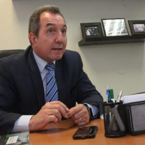 Advierte Benigno Alarcón «Si las cosas siguen como van, no habrá primaria»