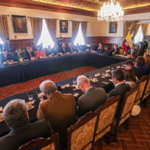 Ecuador: Del juicio político a la muerte cruzada