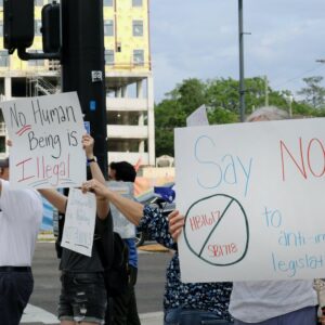 Trabajadores hispanos reclaman por Ley Florida E-Verify Vea Vídeo