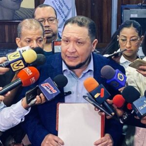 #POLITICA En un nuevo ataque Diputado José Brito al Contralor Amoroso: «Electores quieren saber si María Corina Machado está habilitada…» Vea vídeos