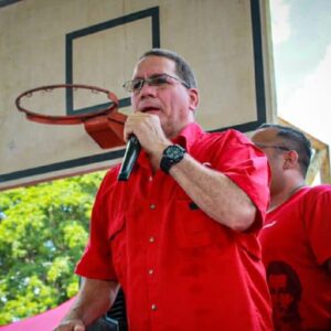 #UltimaHora. Otro personaje chavista que vive en Narnia: Según Jesús Faría #Venezuela ha comenzado a crecer