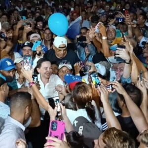 Llamado de «abrir los brazos» para recibir a chavistas que se rebelan contra Maduro plantea María Corina