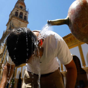 Ola de calor en España podría superar los 44 grados