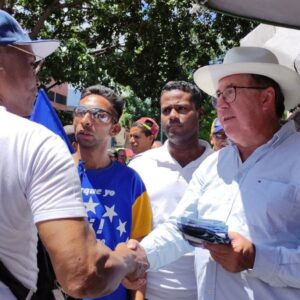 Pérez Vivas desde el mercado del cementerio: Vamos a acabar con la miseria, corrupción y matraca del gobierno de Maduro