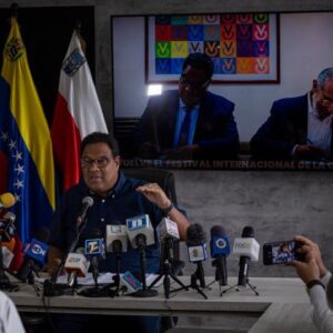 En medio de una ciudad en crisis e IGUAL COMO LO HICIERON ALCALDES ANTERIORES: Rafael Ramírez prepara a Maracaibo para La Orquídea de Venevisión