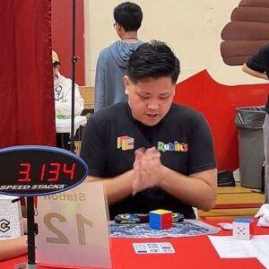 Joven con autismo rompió récord al armar el cubo #Rubik