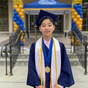 Con 12 años y ya tiene cinco títulos en la Universidad de California