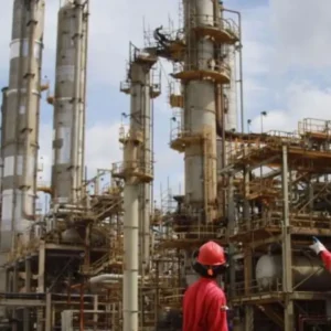 Se reactiva producción de gasolina en refinería El Palito