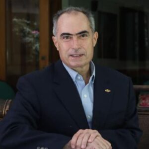 #ELECCIONES Uno de los dos representante de la oposición Roberto Picón, también renunció a su cargo como rector principal del CNE