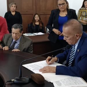 Gobernador Rosales firmó acuerdo marco para diseño e implantación de planes para atender Cambio Climático