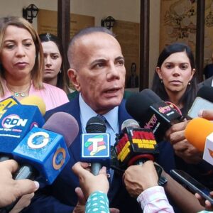 #ZULIA: Manuel Rosales afirma «Estamos en observación permanente de lo que ocurre en el lago por presencia del verdín»