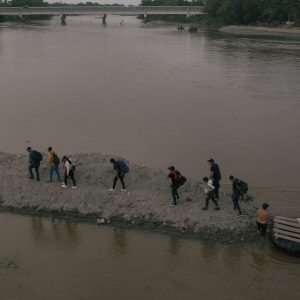 VENEZOLANOS NO DEJAN DE INTENTARLO: DESESPERADOS Las nuevas reglas fronterizas de Biden, no los disuade