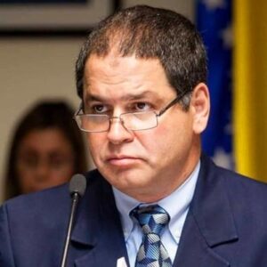 #OPINION: Luis Florido genera polémica al pedir que candidatos inhabilitados se retiren de la primaria