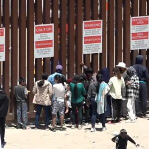 Organizaciones criminales a través de redes y medios PROMUEVEN: Desinformación entre migrantes ¿Qué hacer si escucha que abrirán la frontera sur de EEUU?
