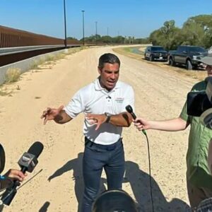 Alcalde de Miami Francis Suárez en campaña: «La inmigración ilegal no puede tolerarse»