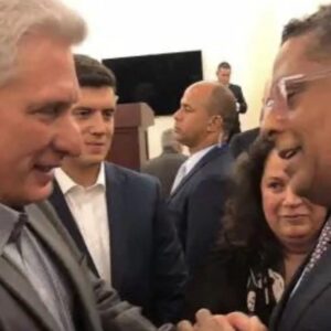 Polémica en Florida: Empresa del cubano americano Hugo Cancio recibe licencia para importar camiones, autobuses, motos, y equipos de construcción a Cuba