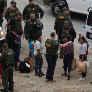 AUMENTAN TEMORES: Inician arrestos y despidos en Florida bajo Ley SB 1718 contra inmigrantes