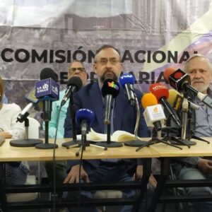 Tanto nadar para morir en la orilla: Comisión de Primaria evaluará con candidatos apoyo técnico del CNE
