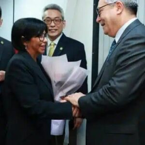LA PREGUNTA DEL DÍA ¿Por qué Nicolás Maduro envió a la vicepresidenta Delcy Rodríguez a China?