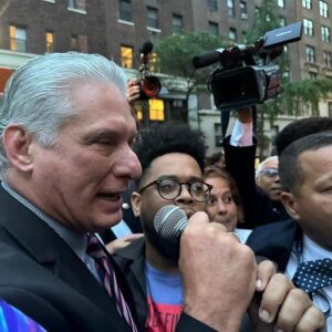 Prensa comunista resalta visita del Dictador  cubano a la ONU y señala «Amor del bueno en Nueva York hacia Cuba» ¿De dónde salieron esos apoyos?