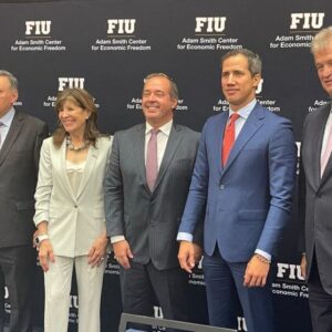 #INCREIBLE ¿Enseñara lo que nunca aprendió ni hizo? Juan Guaidó anuncia su incorporación a FIU como profesor