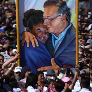 CUALQUIER PARECIDO con el chavismo, es pura coincidencia: Comando de Petro ofrece internet y almuerzo gratis a quienes marchen a favor del gobierno en Colombia