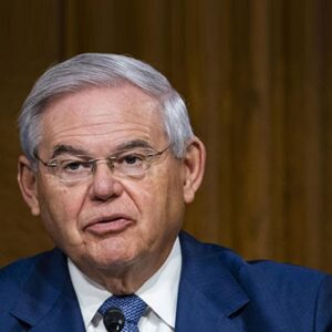 #ESTADOSUNIDOS El senador Bob Menéndez, en libertad bajo fianza de 100.000 dólares y sin pasaporte por aceptar sobornos