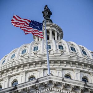 Unos veinte senadores de EEUU rechazaron intervención de Maduro en las primarias
