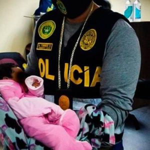 ABOMINABLE: Pareja detenida en España, acusados de vender imágenes sexuales de su bebe de 5 meses de nacida, de violarla y prostituirla