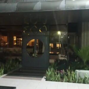VEA Vídeo: ECO, la discoteca de El Rosal brinda otra noche de violencia, de golpes y hasta de disparos en Caracas
