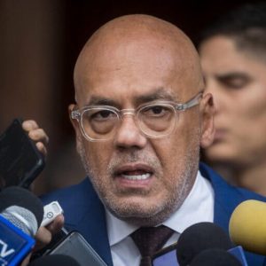 Jorge Rodríguez analizó supuestas irregularidades de la primaria opositora señala que Jesús María Casal «Ha cometido un delito»