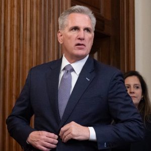 DESTITUIDO como Presidente de la Cámara de Representantes de EEUU Kevin McCarthy