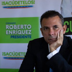 ENTRE QUE CABEN CIEN: Roberto Enríquez también se sumo a la fiesta de renuncias en  Primarias de la oposición