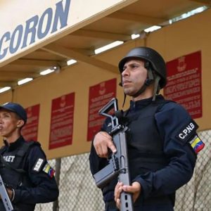 Reportaje BBC de Londres: El lujo que vi cuando entré en la cárcel de Tocorón, el búnker del temido Tren de Aragua en Venezuela