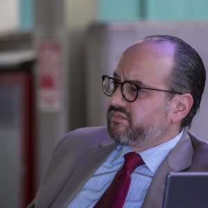 Según politólogo John Magdaleno seguirán las inhabilitaciones rumbo a las presidenciales del 2024