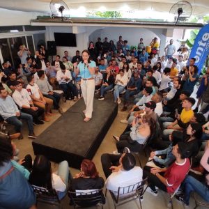 «Hemos cumplido y viene lo mejor» le dice María Corina Machado a los jóvenes en Caracas
