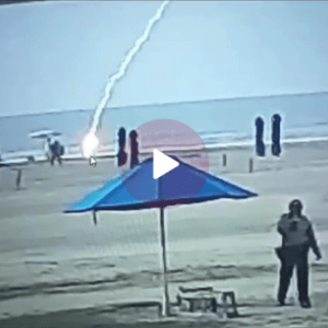 #COLOMBIA En una Playa de Boquilla en Cartagena muere venezolana que le cayó un rayo vea video