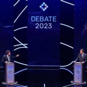 SOBRE EL Debate presidencial: «Massa arrinconó a un Milei apagado», según El País