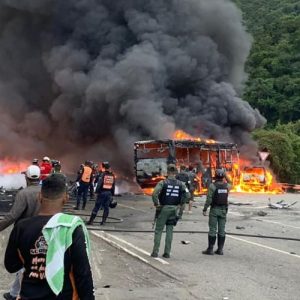VAN 15 muertos en Tragedia en autopista Caracas-Guarenas