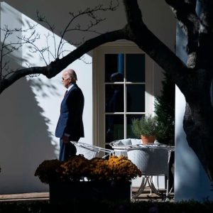 The Washington Post: Biden dice estar cada vez más frustrado por las pésimas cifras de las encuestas