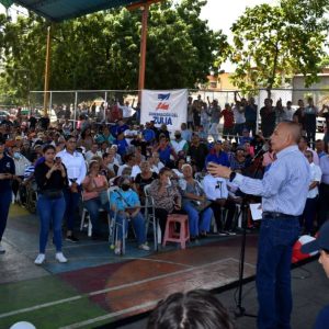 Gobernador Rosales continúa ofreciendo soluciones y dando respuestas a «tirios y troyanos»: «No creo en el modelo socialista»