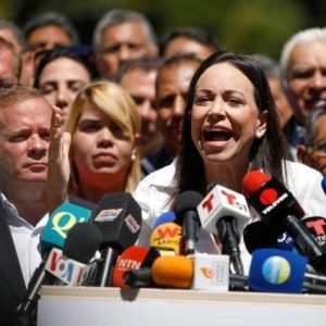 #EEUU Casa Blanca abandona campaña de máxima presión contra Maduro pese a inhabilitación de Machado